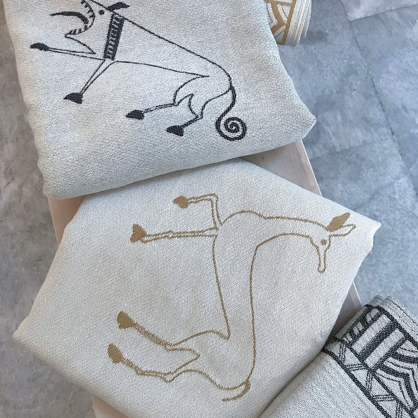 Animals woven bath towel