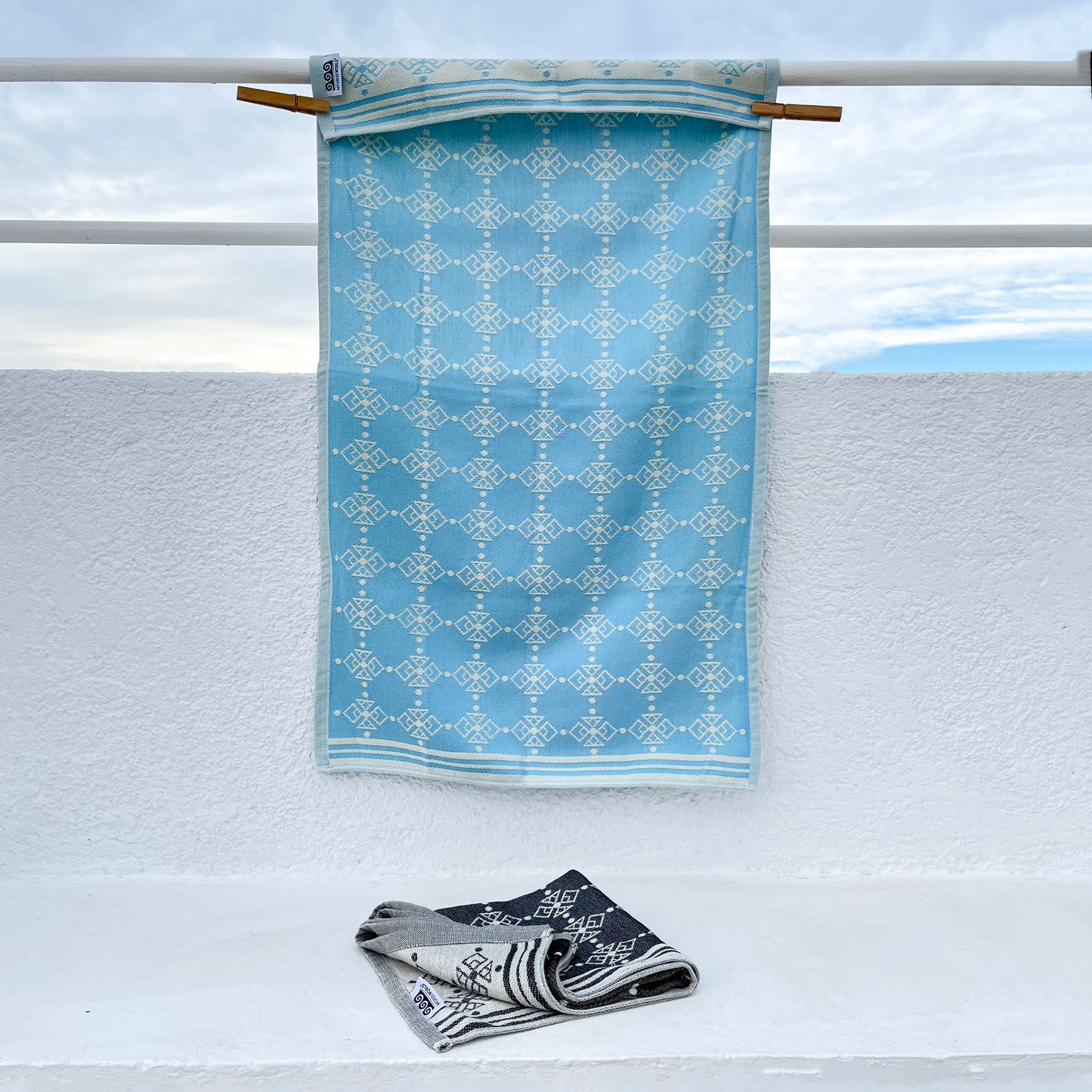 Horses woven bath towel